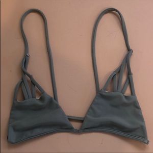 Acacia top in S. Worn only a couple times, great condition and no snags.